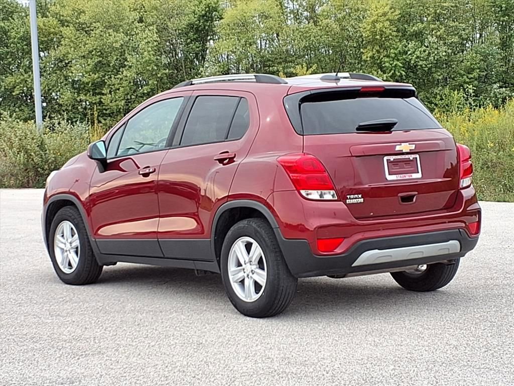 Used 2021 Chevrolet Trax LT w/ Driver Confidence Package image 29
