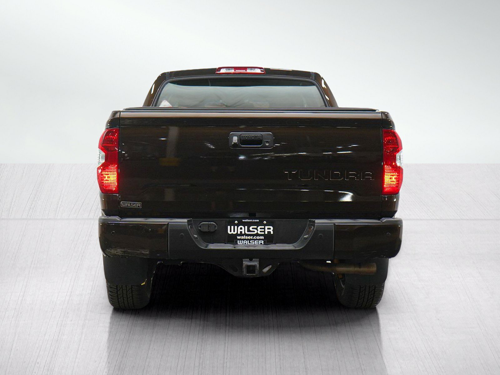 Used 2018 Toyota Tundra Limited w/ Limited Premium Package AWD/4WD image 4