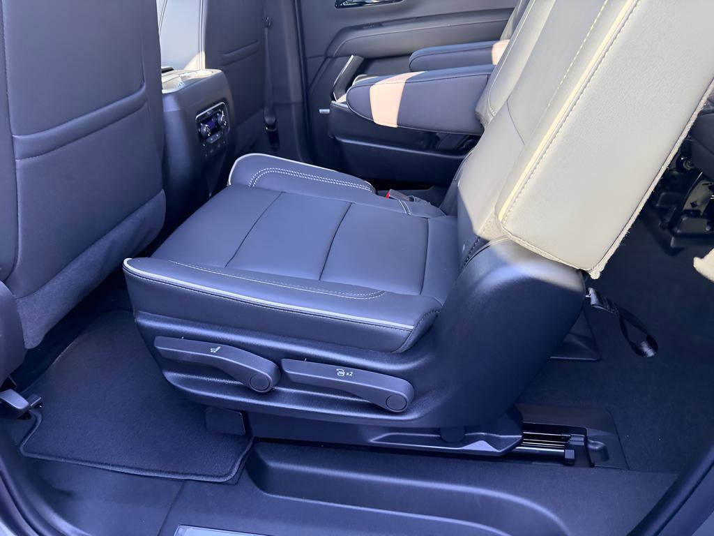 New 2026 Chevrolet Suburban Premier image 33