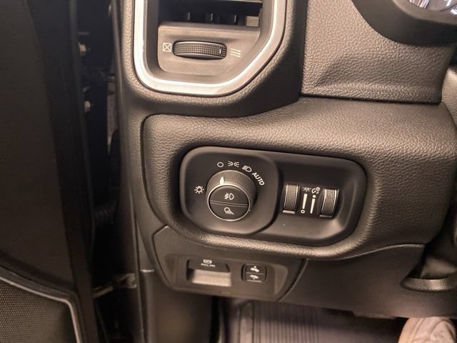 Used 2023 RAM 1500 Laramie AWD/4WD image 19