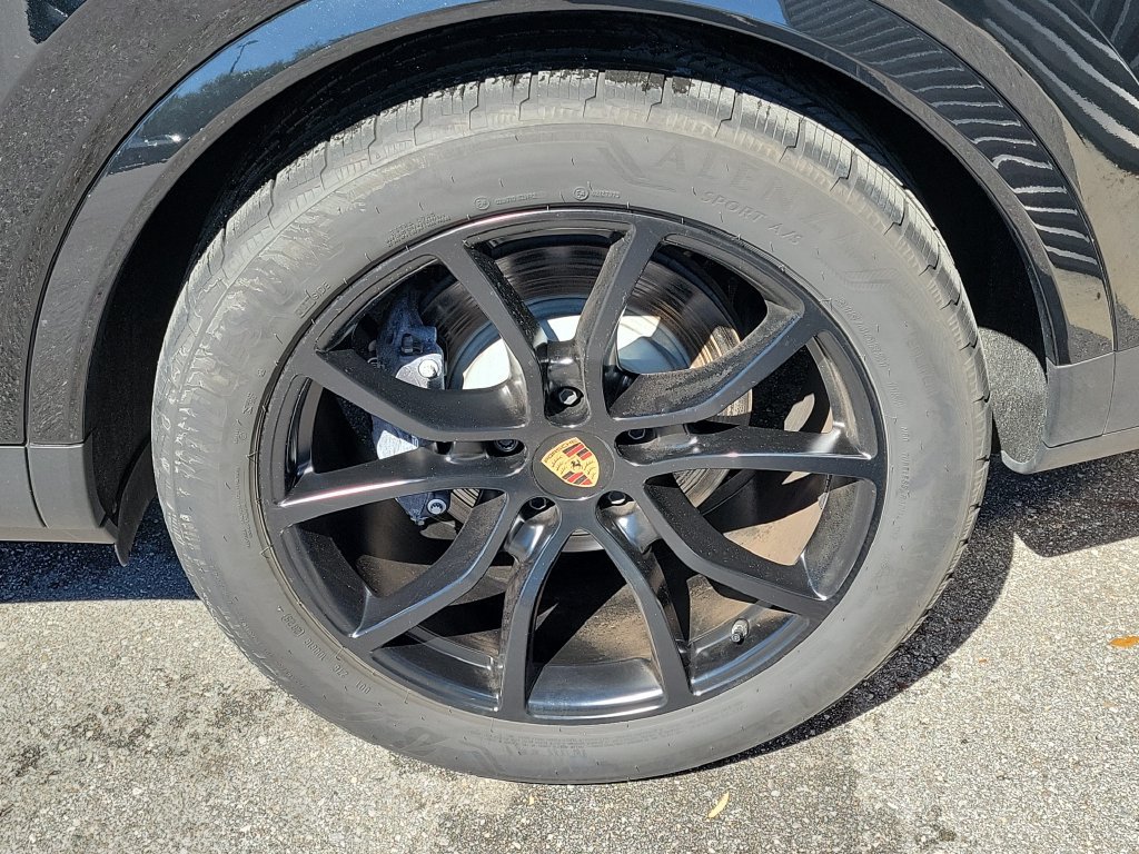 Certified 2026 Porsche Cayenne Coupe AWD/4WD image 11
