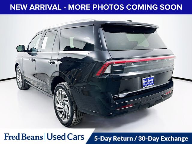 Used 2025 Lincoln Navigator Reserve image 6