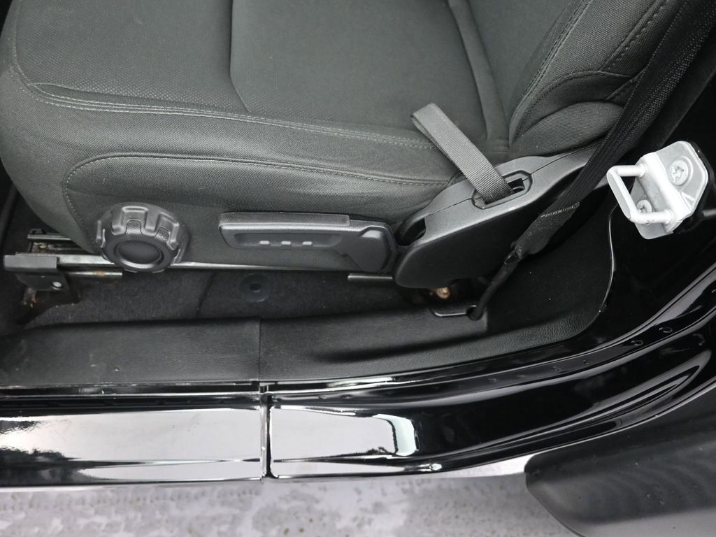 Used 2020 Jeep Wrangler Sport image 19