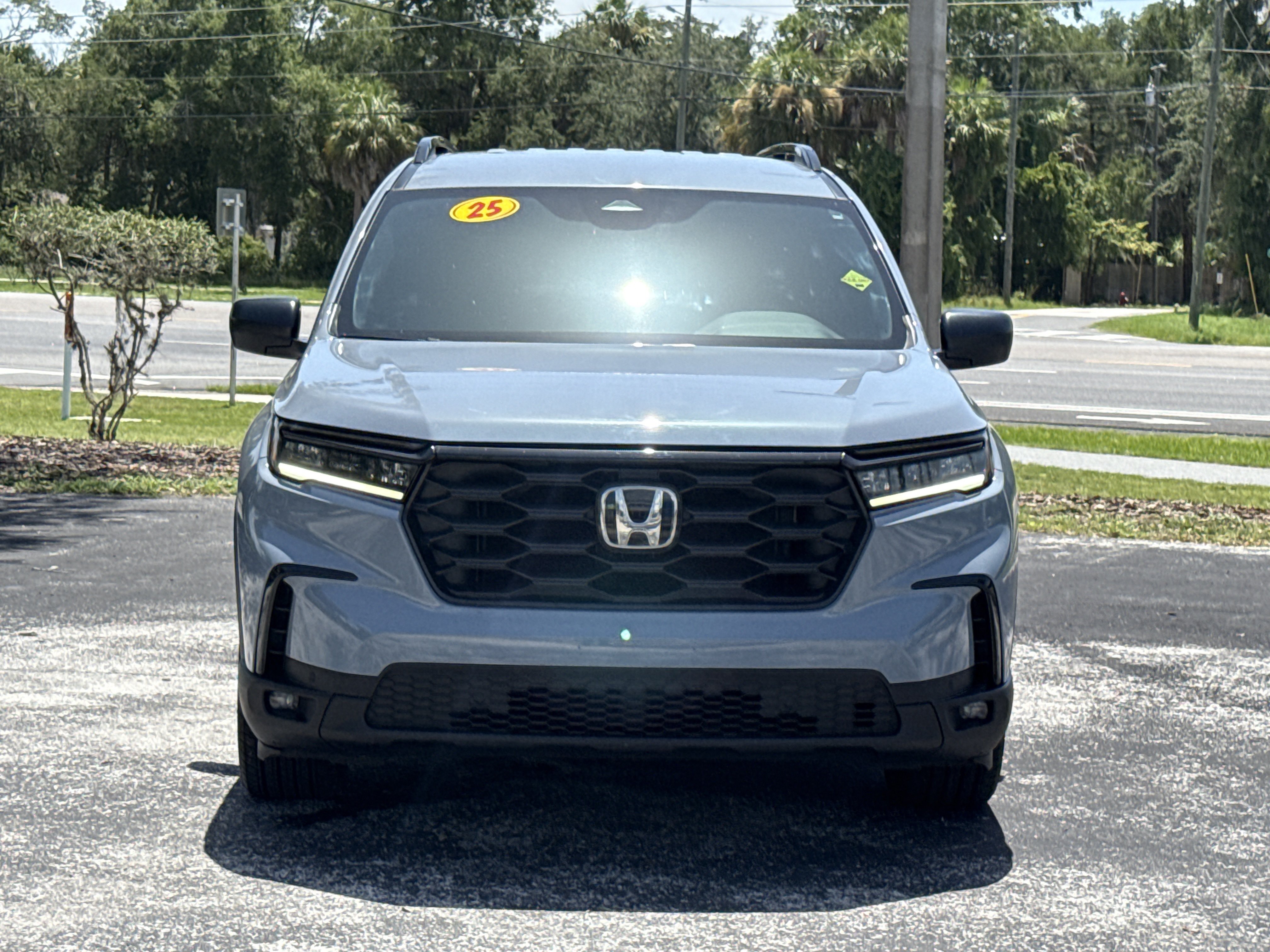 Certified 2025 Honda Pilot Sport image 4