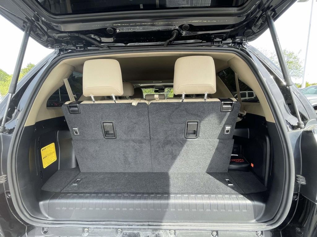 Used 2024 Toyota 4Runner Limited image 9