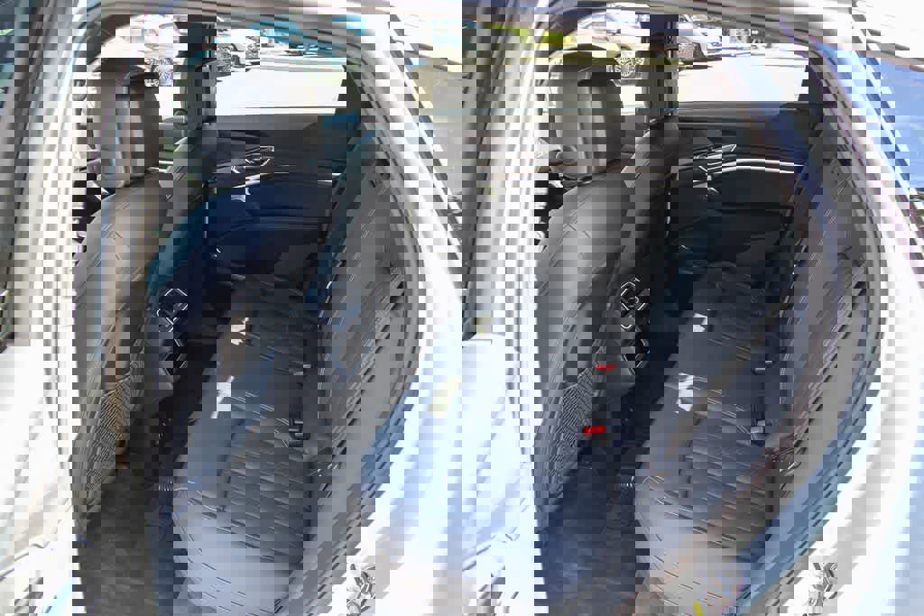 Used 2023 Audi e-tron Premium Plus w/ Premium Plus Package image 14