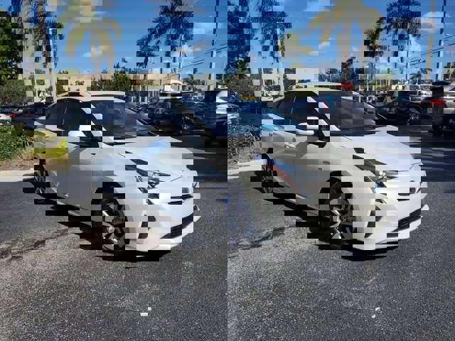 Used 2017 Toyota Prius Four image 25