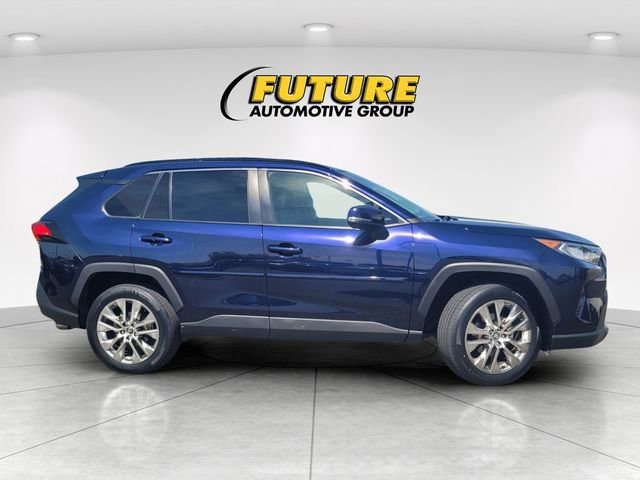 Used 2020 Toyota RAV4 XLE Premium FWD image 3
