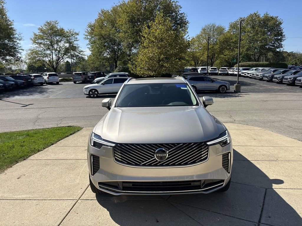 New 2026 Volvo XC90 B6 Plus w/ Protection Package Premier image 2