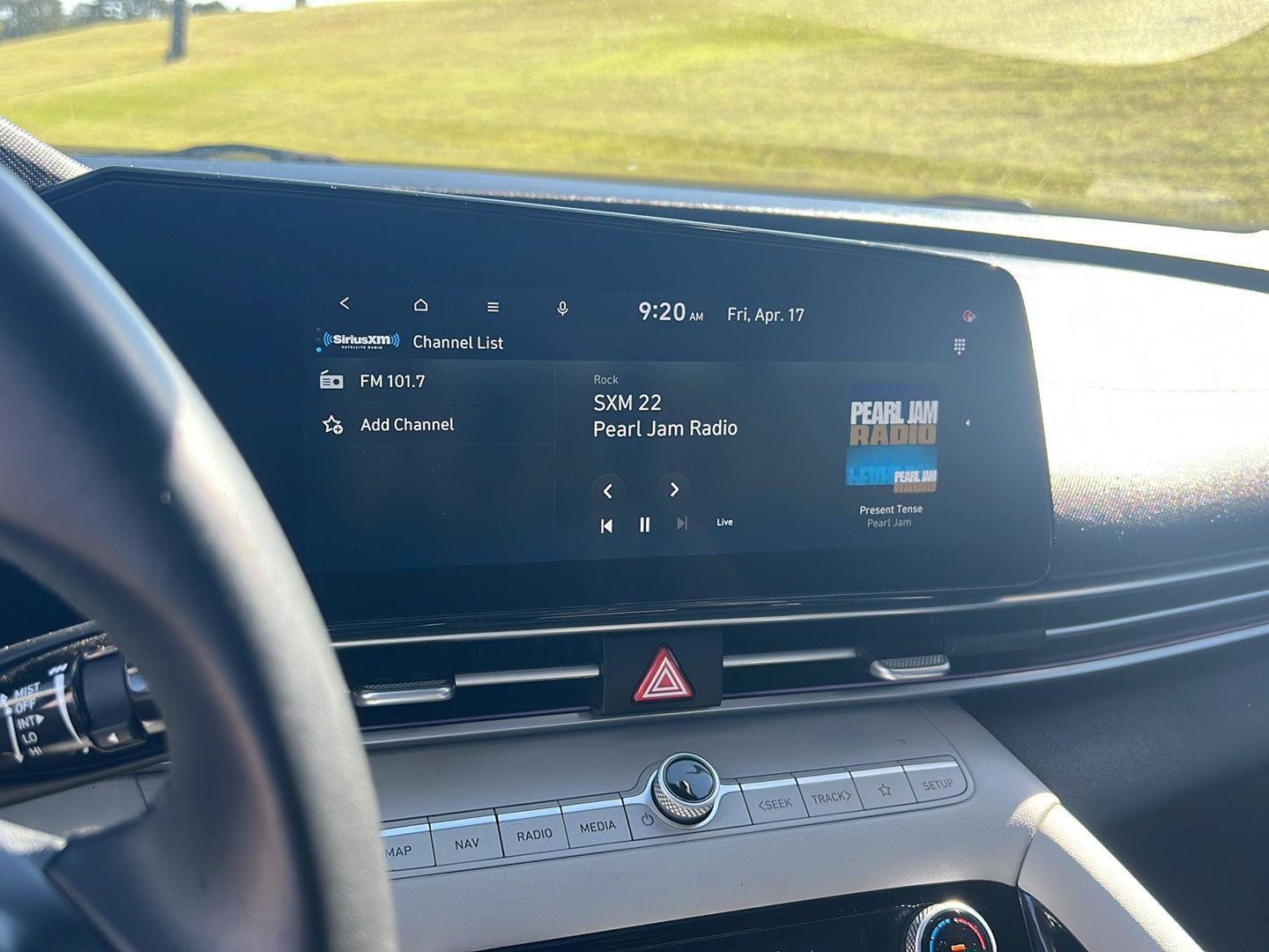 Used 2025 Hyundai Elantra Limited image 22