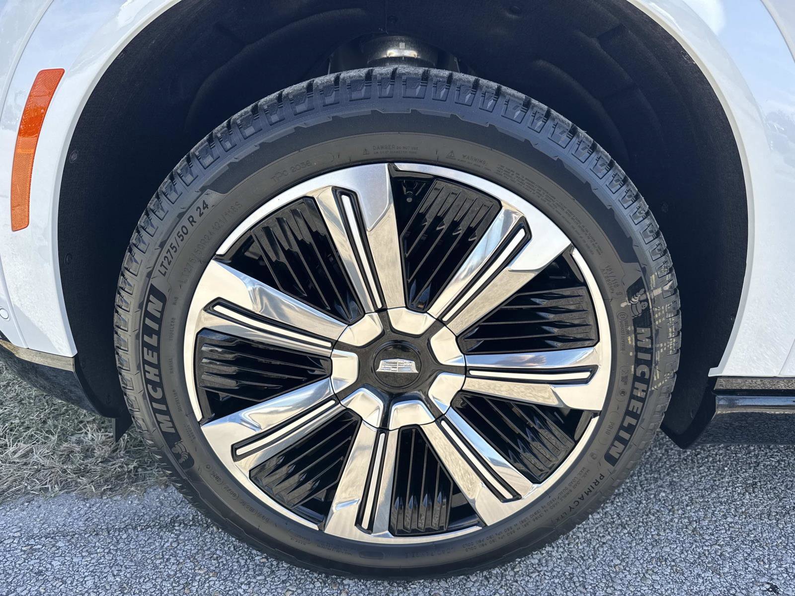 New 2026 Cadillac Escalade IQL Luxury w/ LPO, Floor Liner Package AWD/4WD image 10