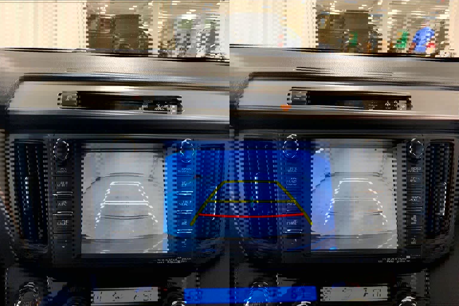 Used 2017 Toyota RAV4 Limited image 27