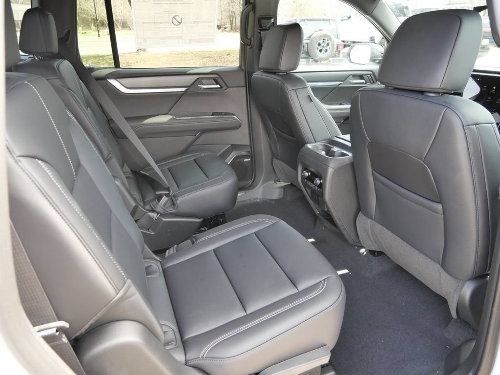 New 2026 GMC Acadia Elevation w/ Black Edition AWD/4WD image 31