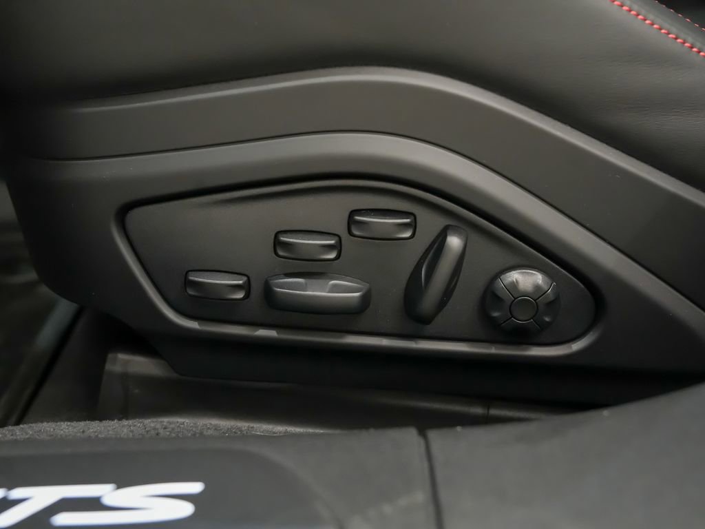 Used 2025 Porsche Panamera GTS image 25