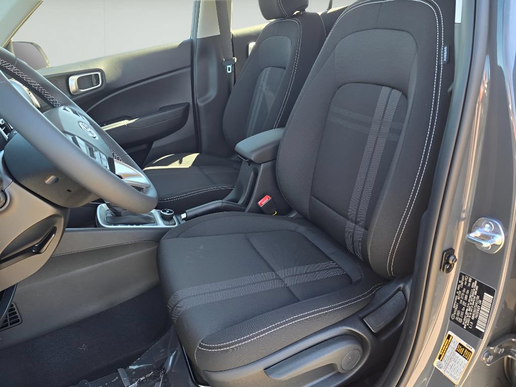 Used 2025 Hyundai Venue SEL FWD image 10
