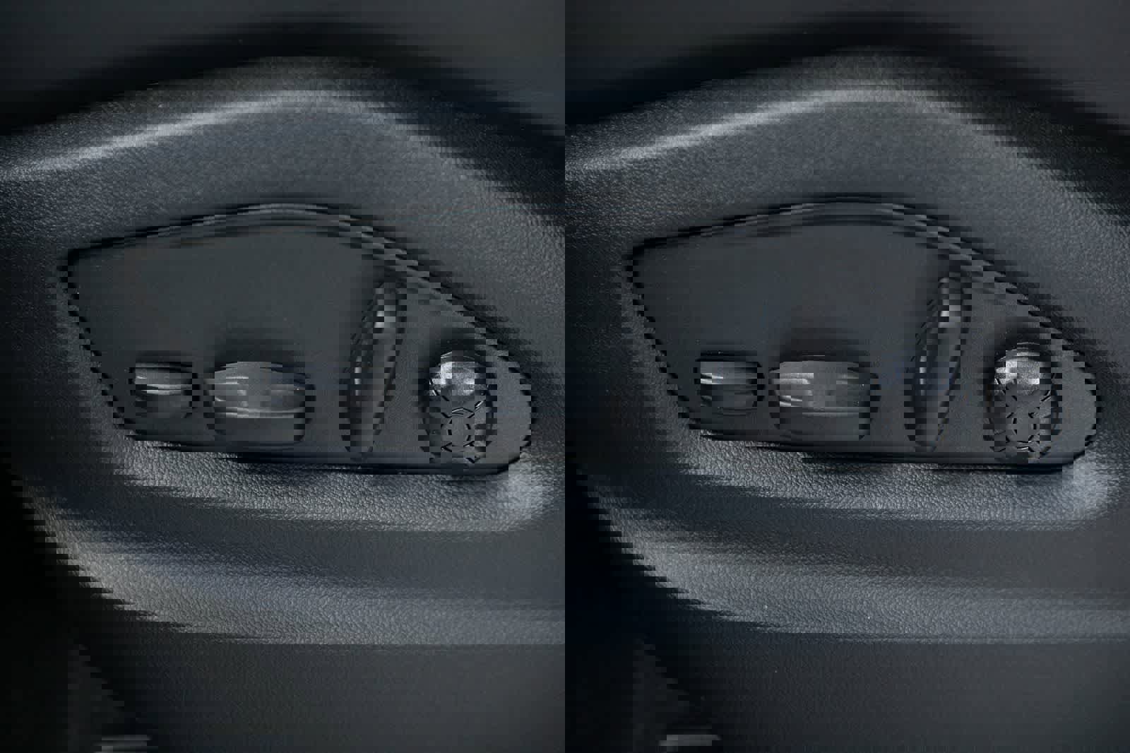 New 2026 Porsche Cayenne GTS image 24