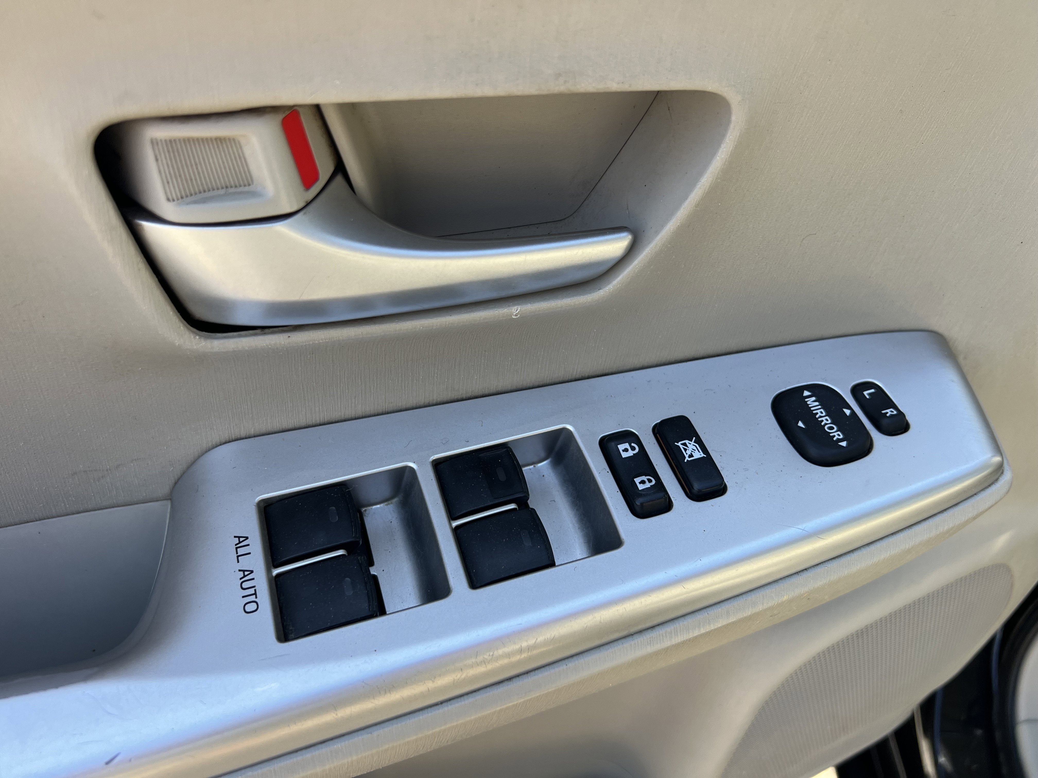 Used 2012 Toyota Prius V Three FWD image 12