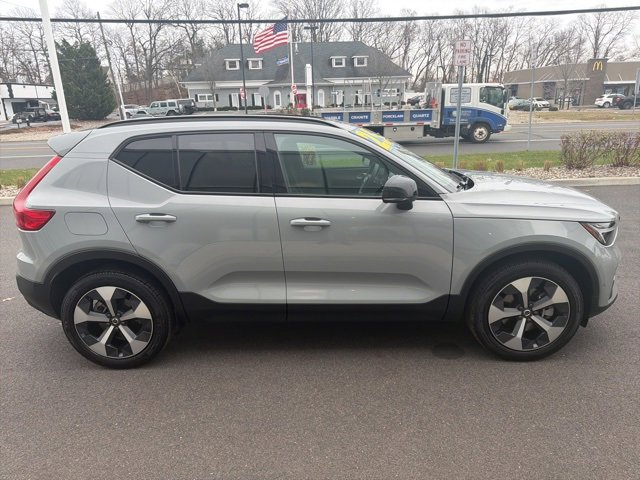 Certified 2025 Volvo XC40 B5 Plus image 6