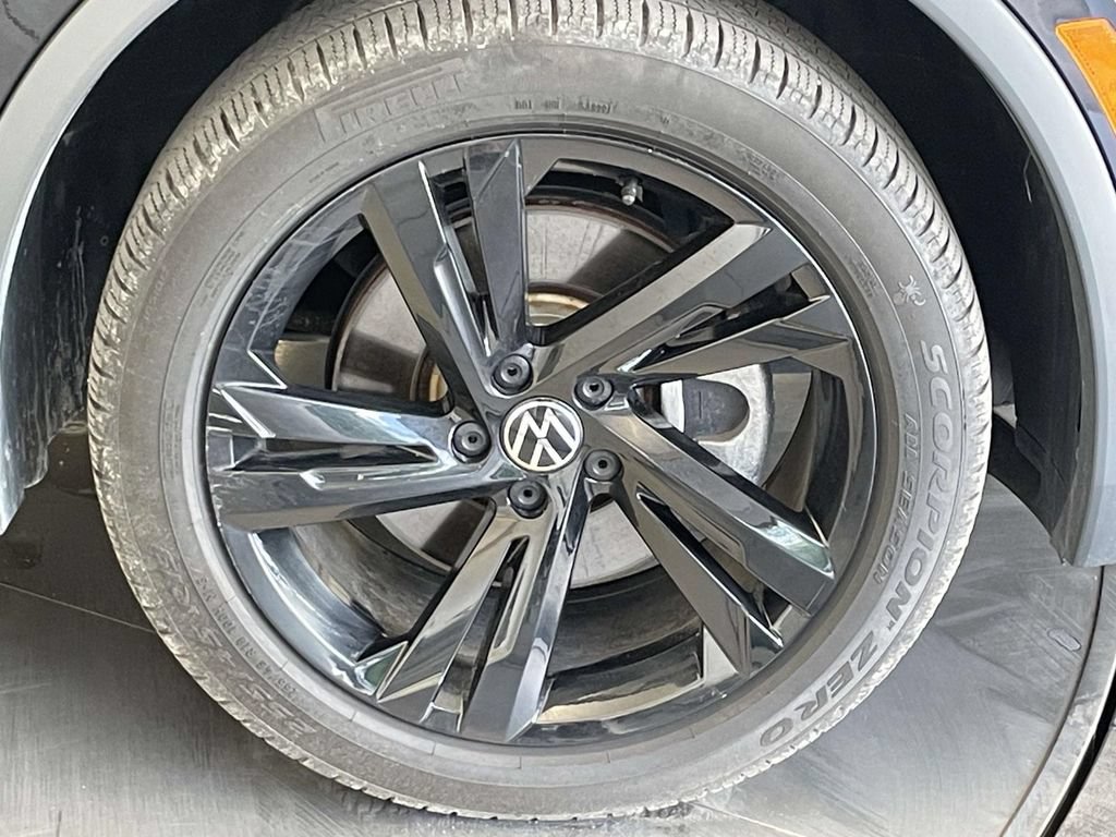 Used 2024 Volkswagen Tiguan SE R-Line AWD/4WD image 14
