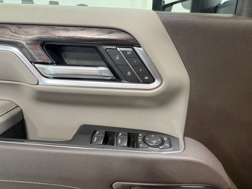 Used 2026 Chevrolet Silverado 2500 LTZ w/ LTZ Premium Package image 16