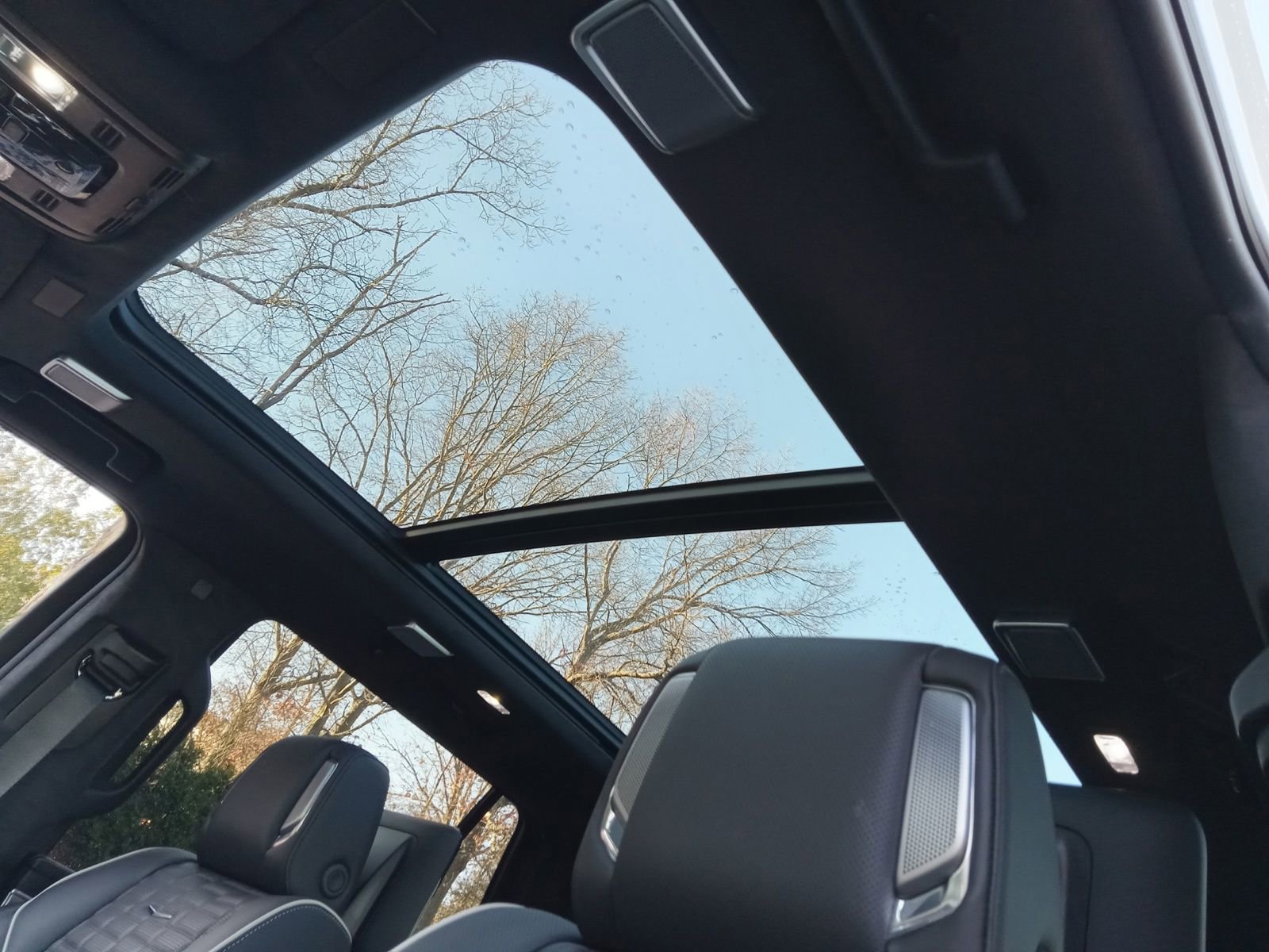 Used 2026 Cadillac Escalade Platinum Sport w/ LPO, ONYX Package image 11