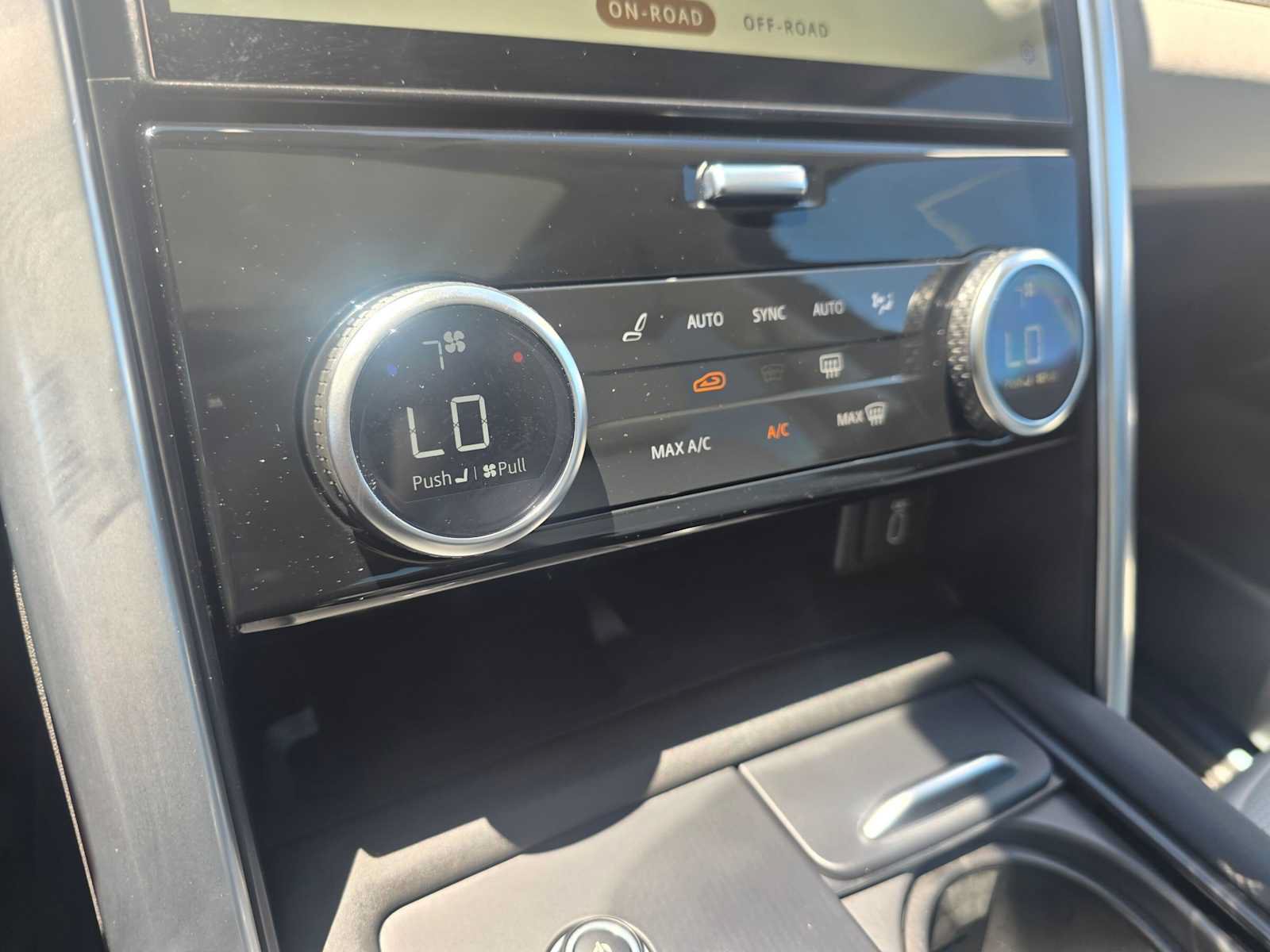 New 2026 Land Rover Discovery S AWD/4WD image 30