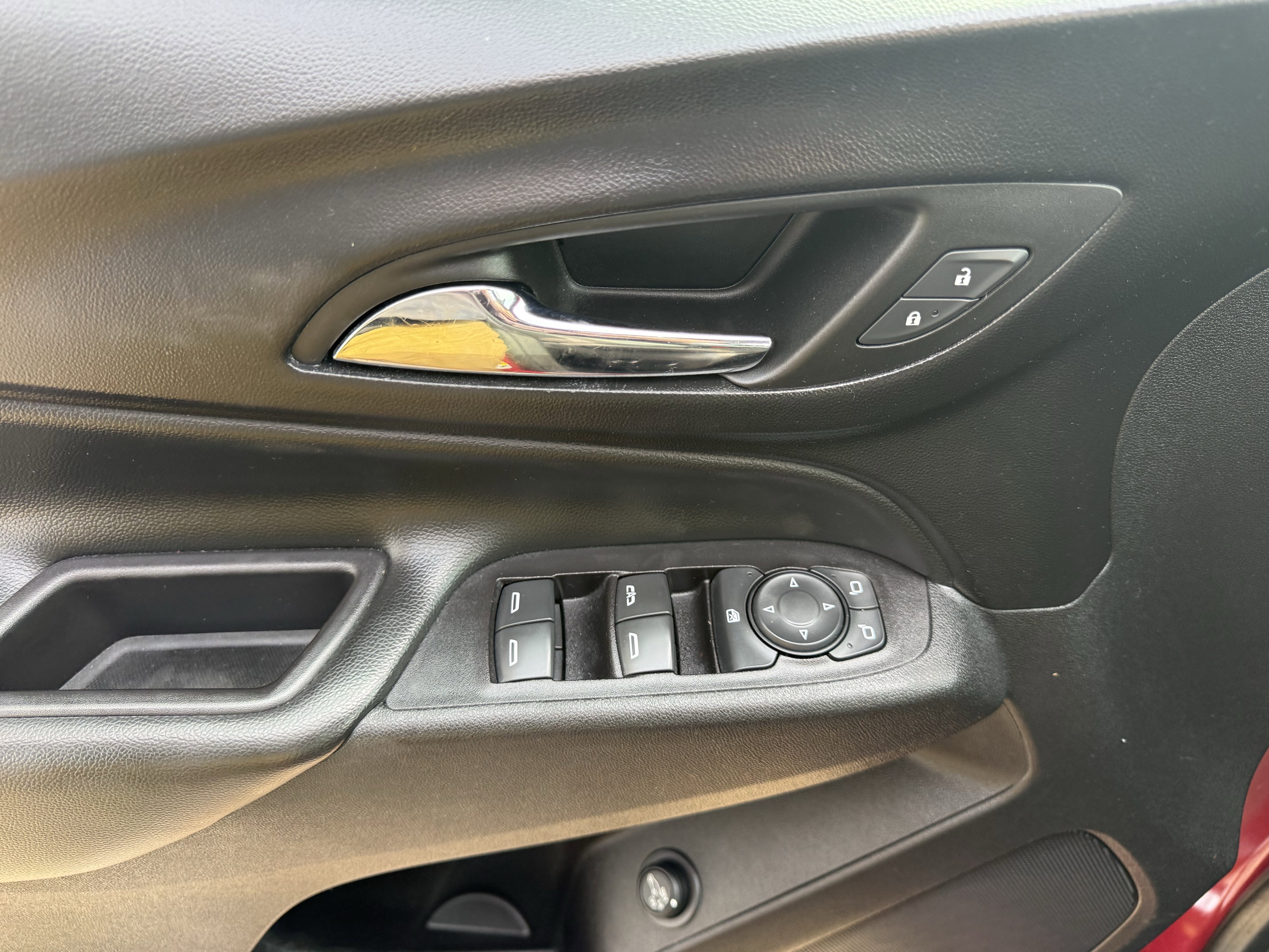 Used 2019 Chevrolet Equinox LT image 23