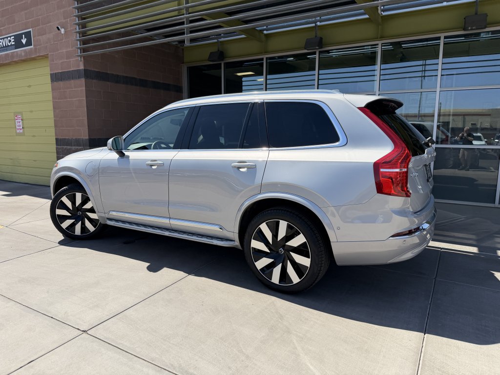 Used 2024 Volvo XC90 T8 Plus w/ Protection Package Premier AWD/4WD image 5