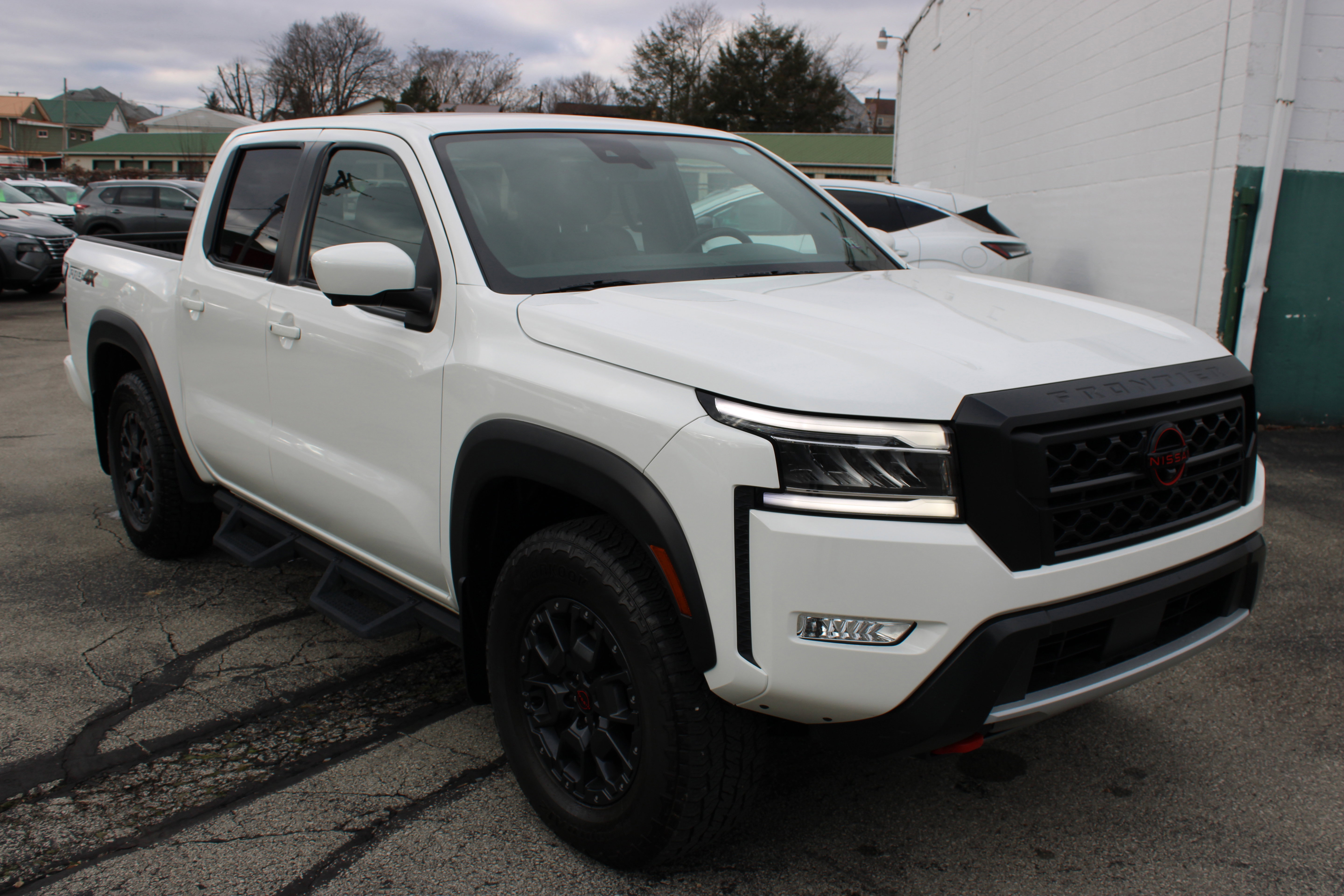 Certified 2024 Nissan Frontier PRO-4X w/ Pro Premium Package image 9