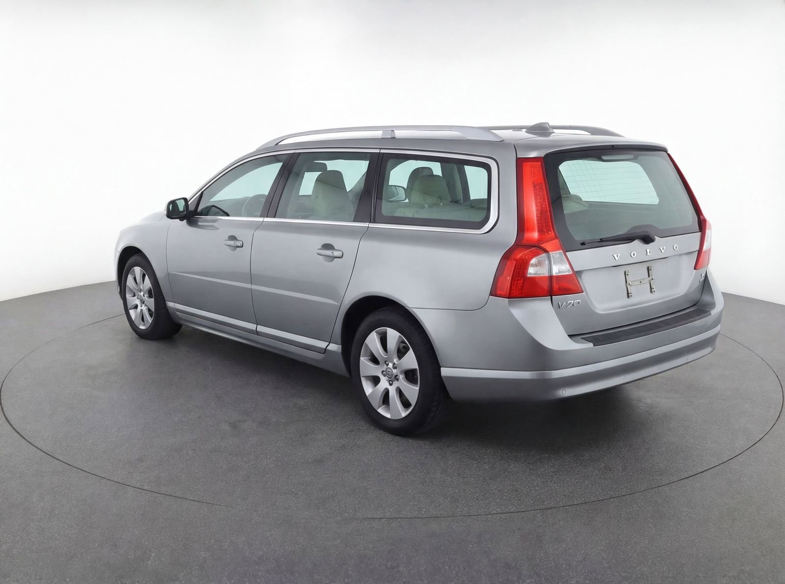 Used 2008 Volvo V70 FWD image 5