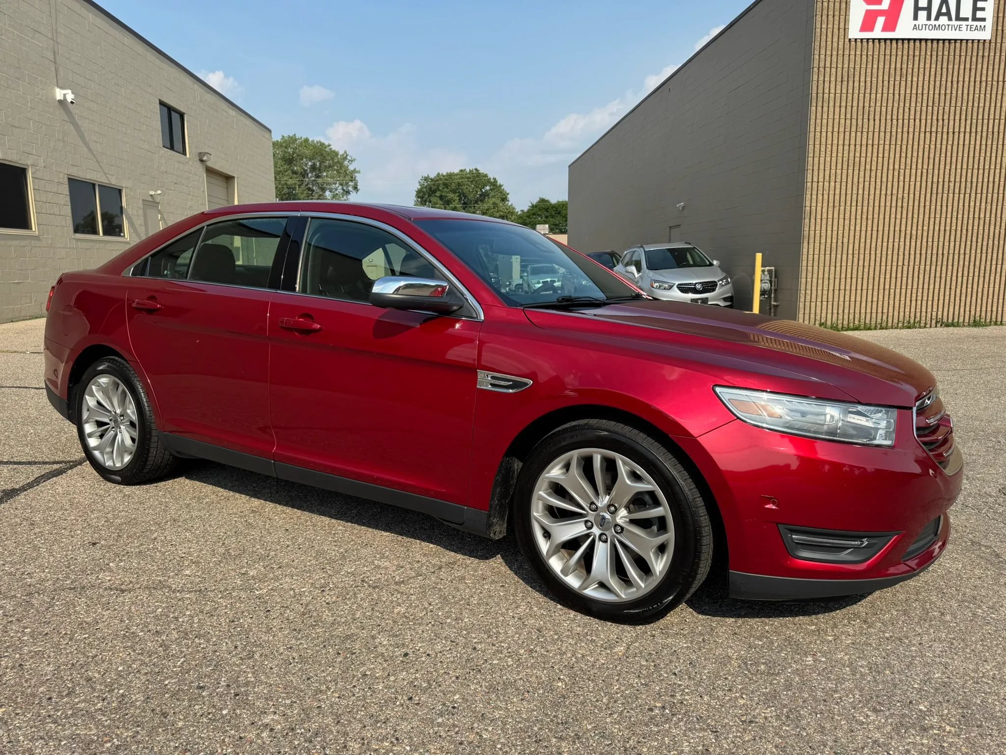 Used 2014 Ford Taurus Limited w/ Equipment Group 301A AWD/4WD image 12
