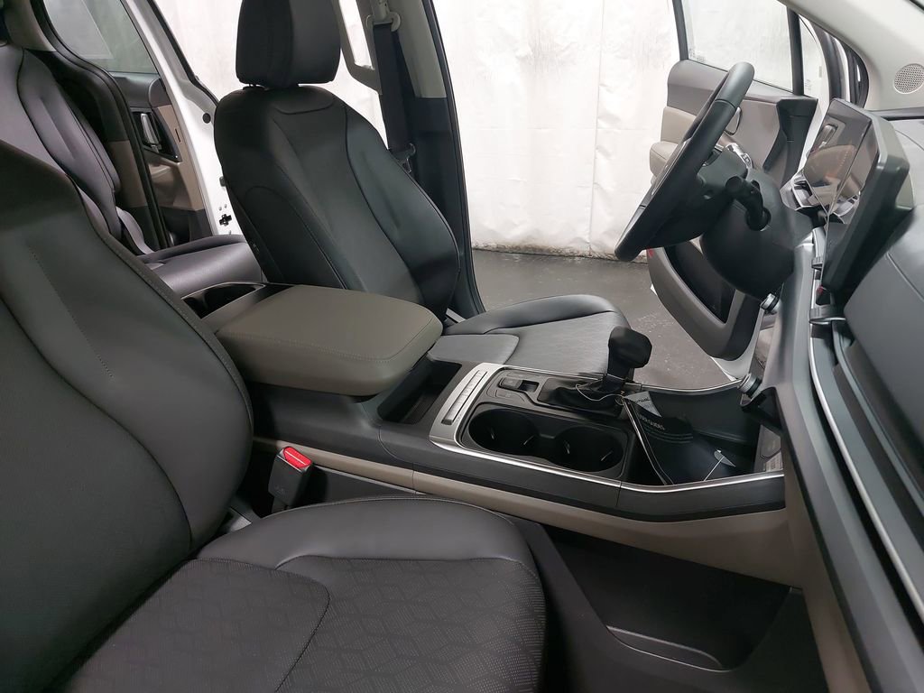 New 2026 Kia Carnival FWD image 10