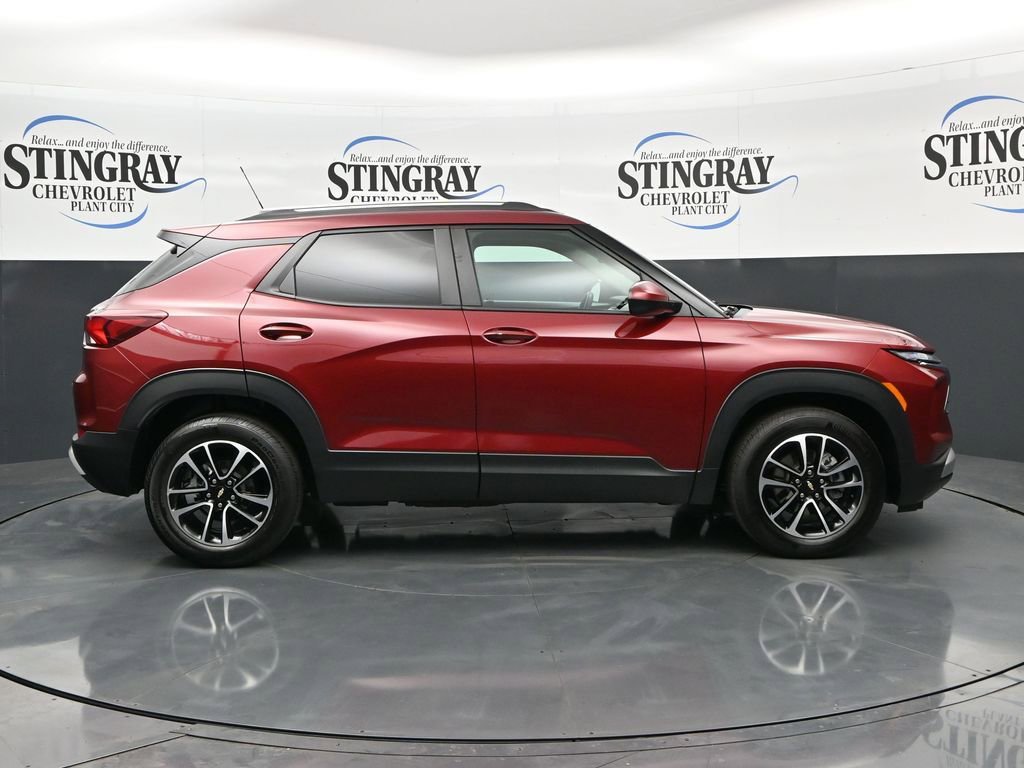 Used 2025 Chevrolet TrailBlazer LT w/ Convenience Package FWD image 8