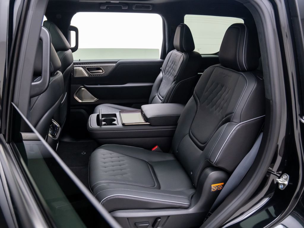 New 2026 INFINITI QX80 Autograph w/ Premium Cargo Package image 16