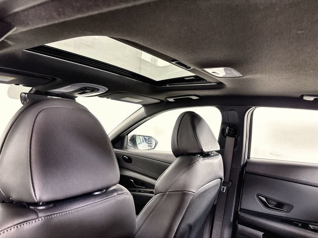 New 2026 Hyundai Elantra SEL Sport FWD image 16