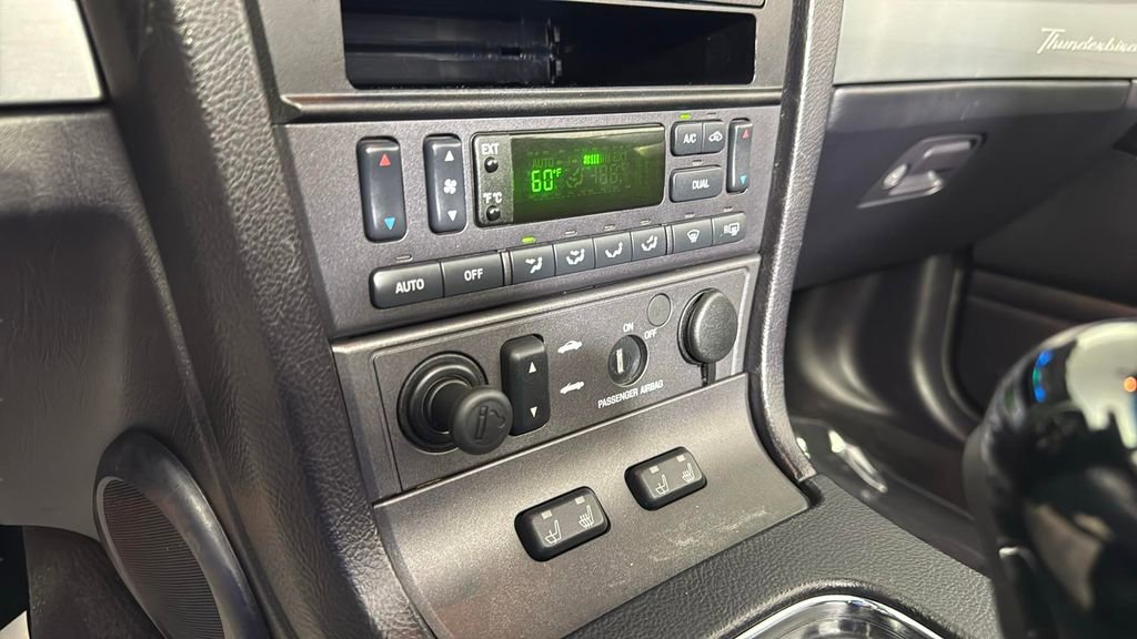 Used 2003 Ford Thunderbird image 13