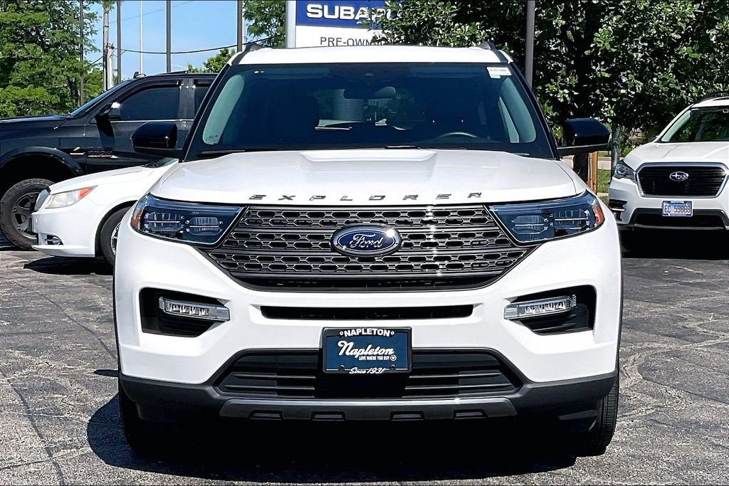 Used 2024 Ford Explorer XLT w/ Equipment Group 202A AWD/4WD image 3