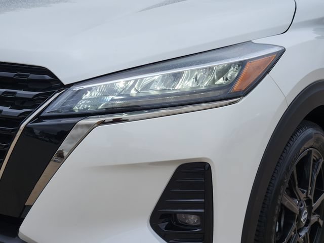 Used 2023 Nissan Kicks SR FWD image 16