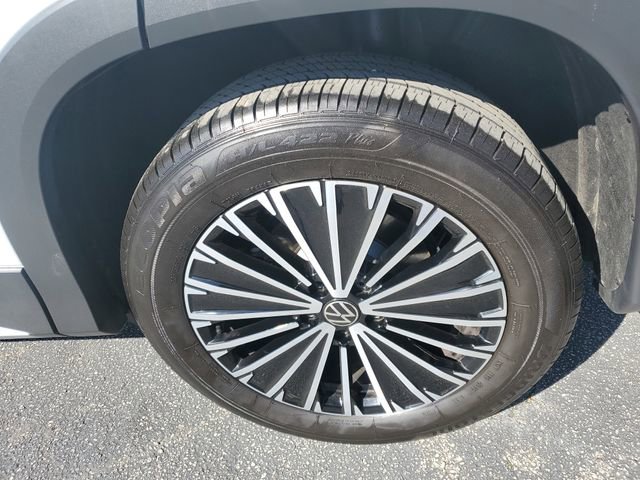 Certified 2025 Volkswagen Tiguan S image 7