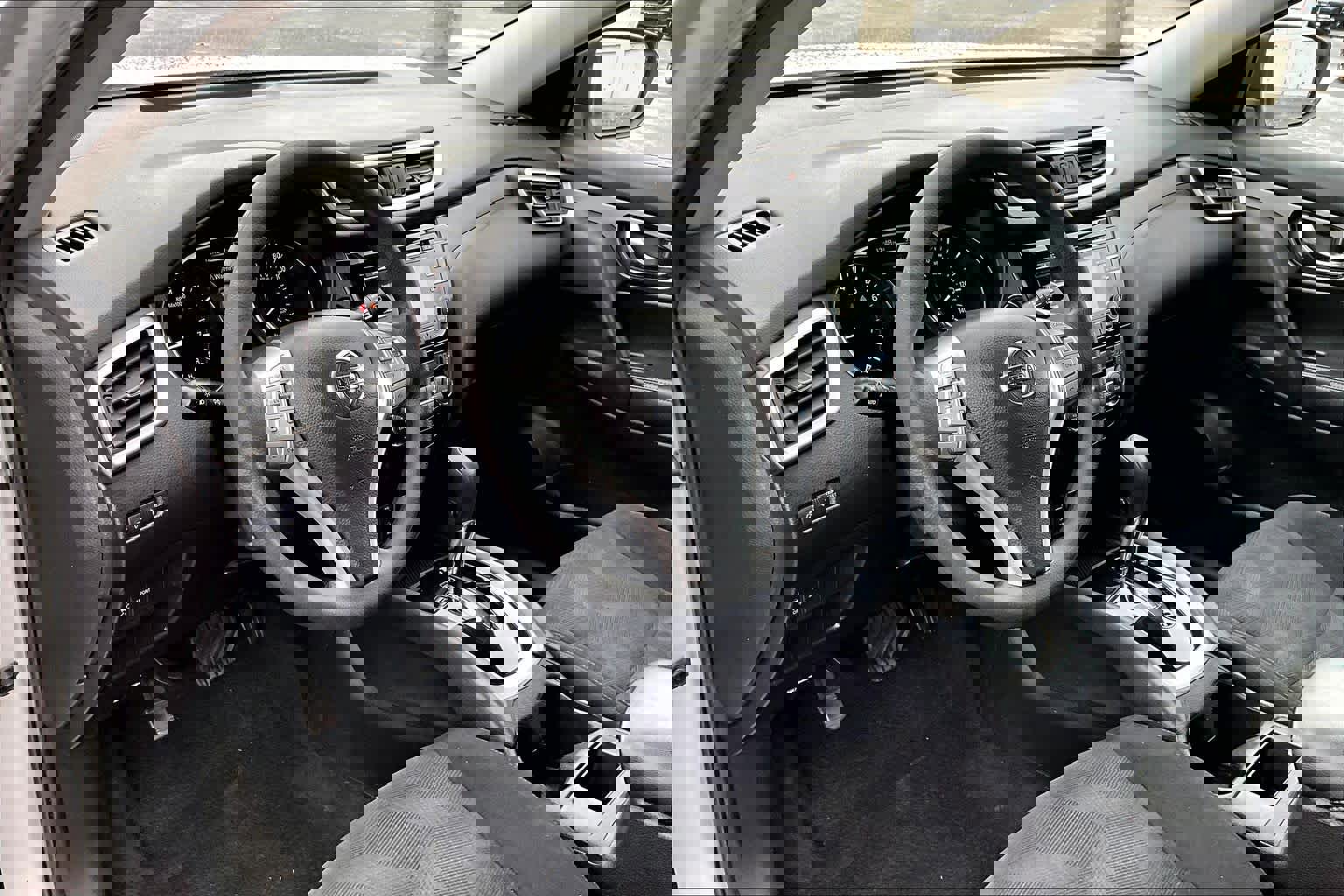 Used 2014 Nissan Rogue SV image 17