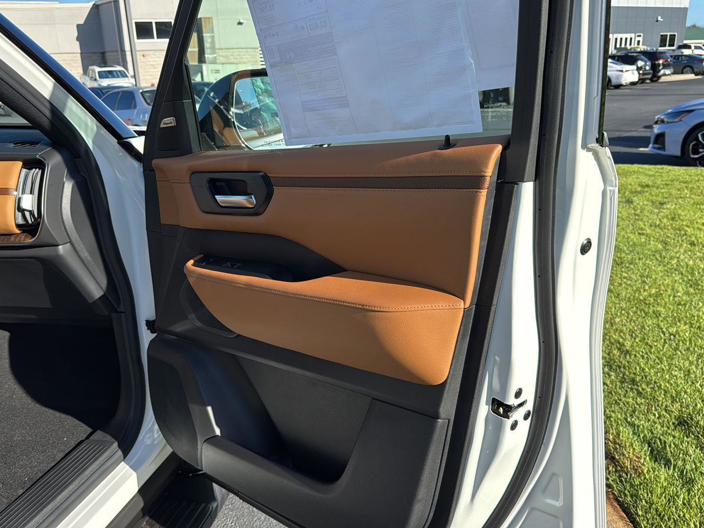 New 2026 Nissan Armada SL image 12