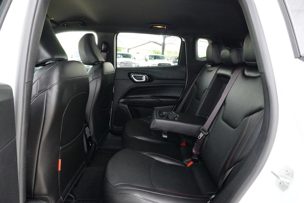 Used 2025 Jeep Compass Trailhawk w/ Trailhawk Elite Group AWD/4WD image 25