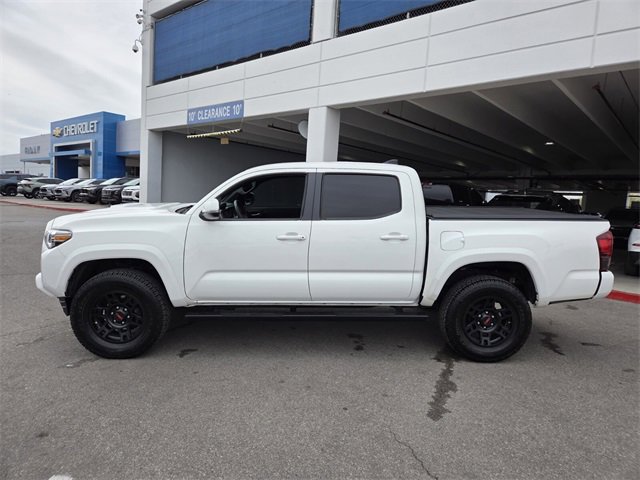 Used 2019 Toyota Tacoma TRD Off-Road image 3