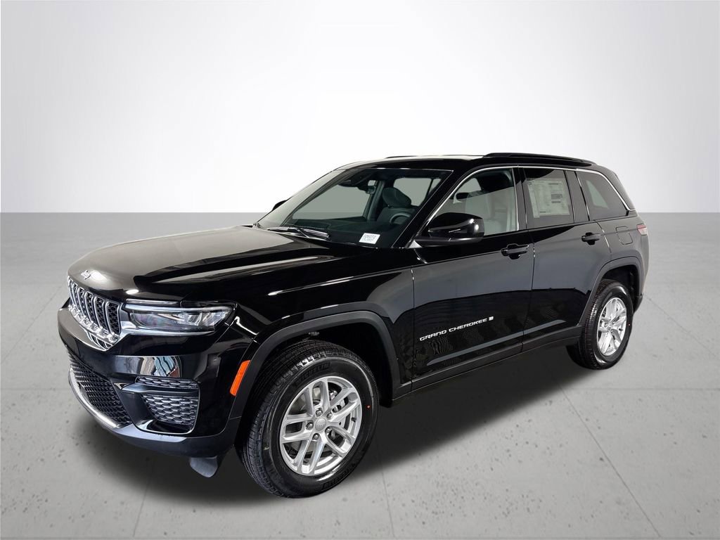 New 2026 Jeep Grand Cherokee Laredo AWD/4WD image 2