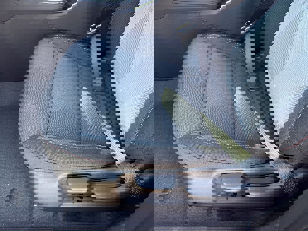 New 2026 Chevrolet Trax RS w/ Sunroof Package image 11