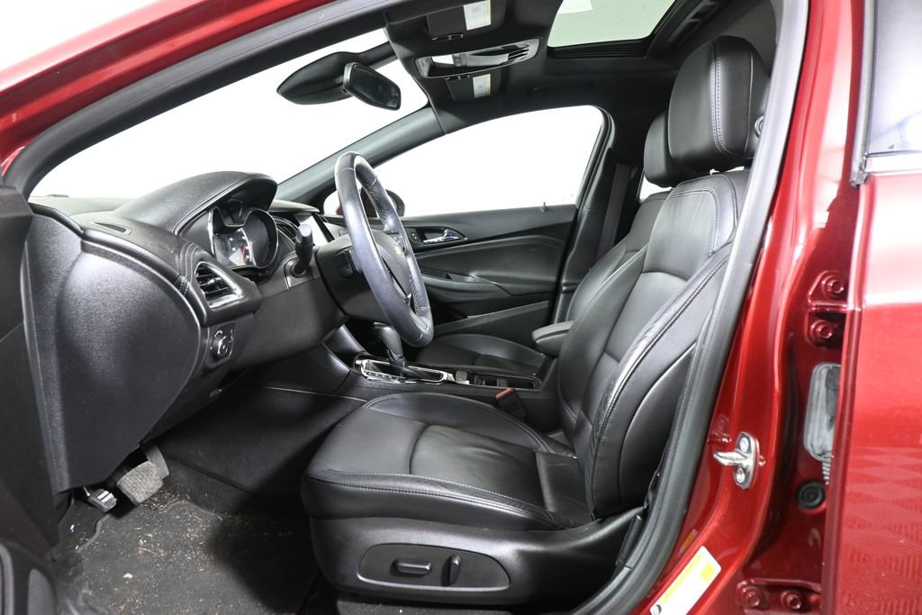 Used 2017 Chevrolet Cruze Premier FWD image 3