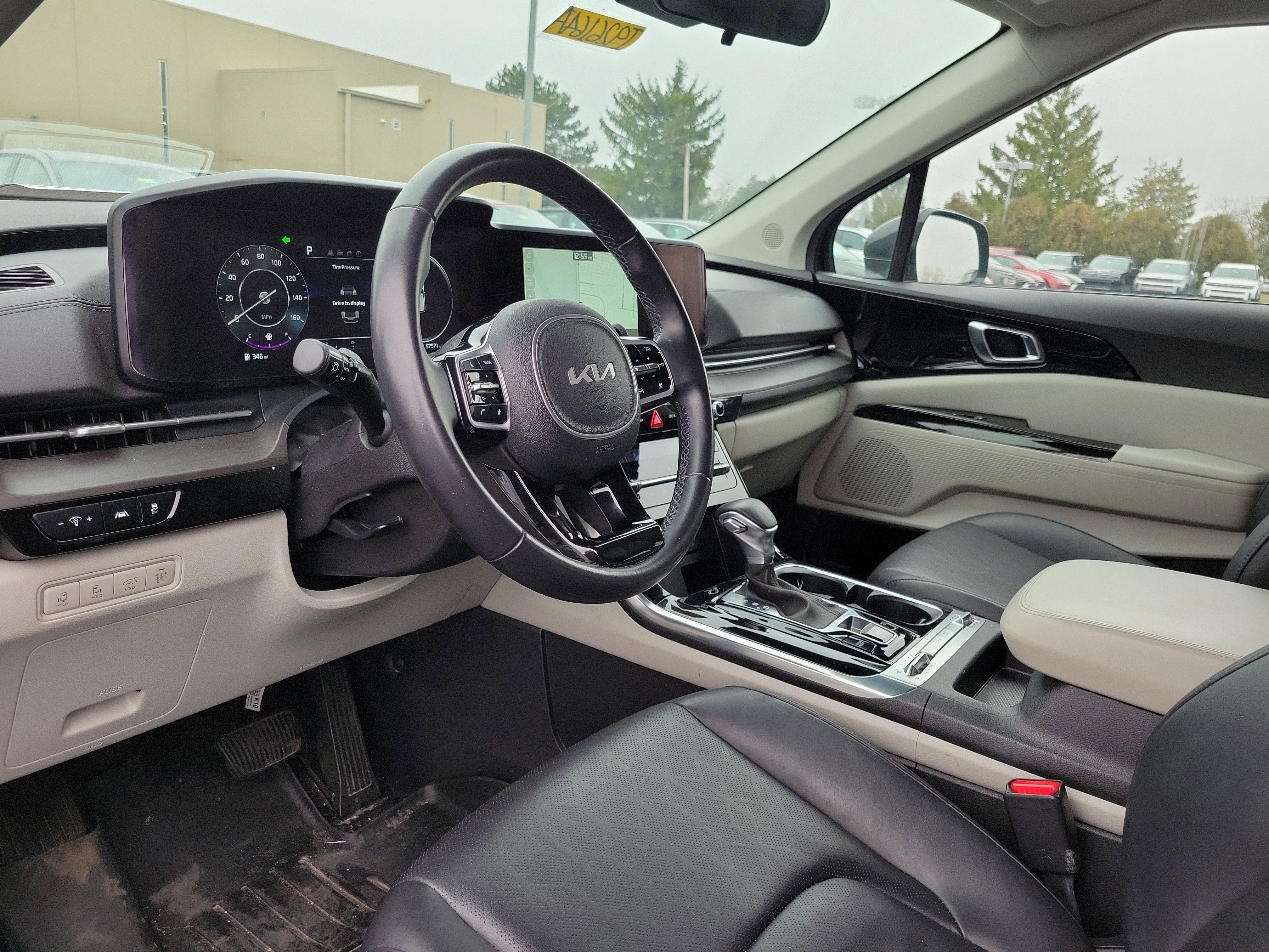 Used 2023 Kia Carnival SX image 19