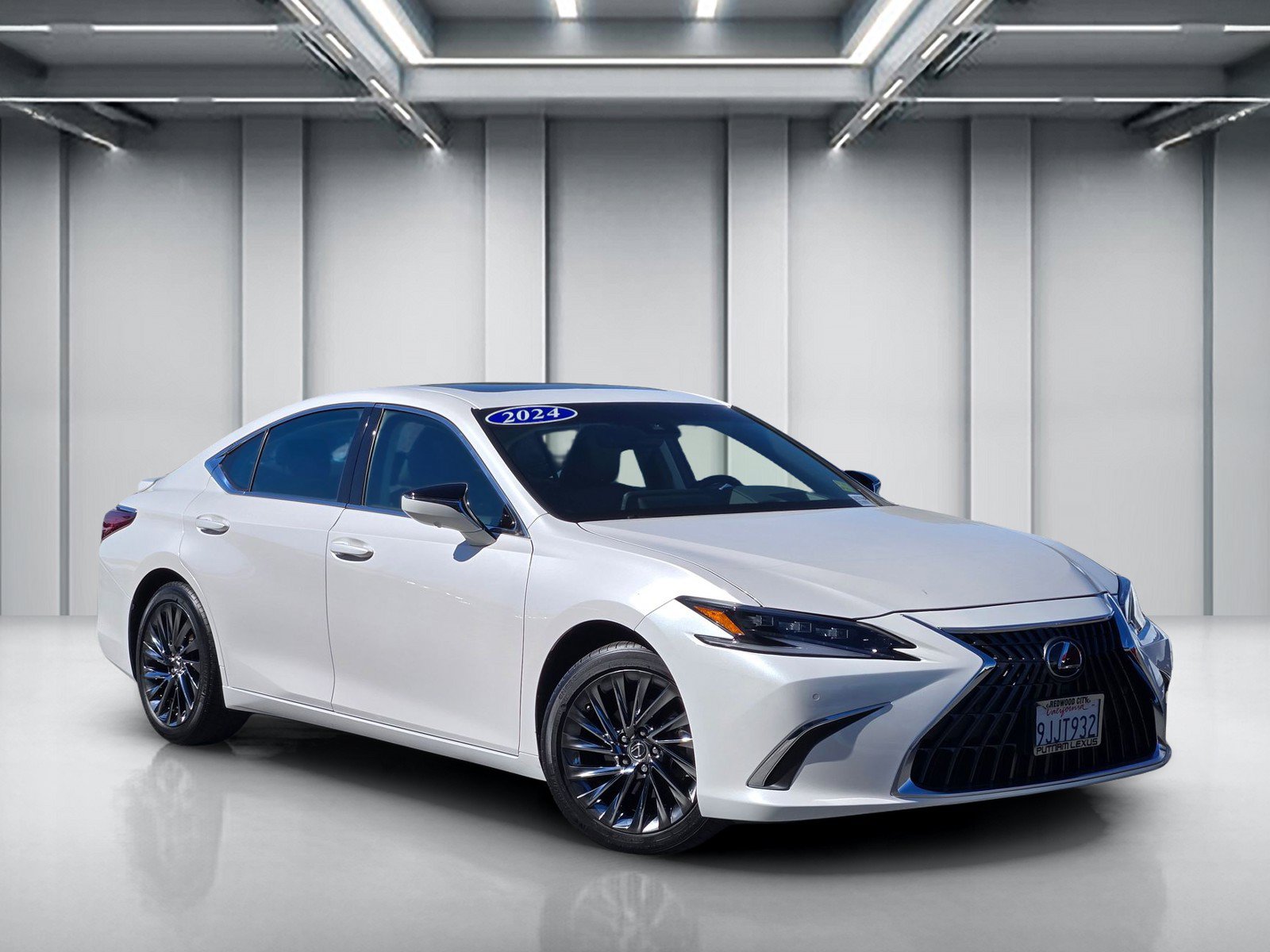 Certified 2024 Lexus ES 300h w/ Accessory Package (Z2) FWD image 2