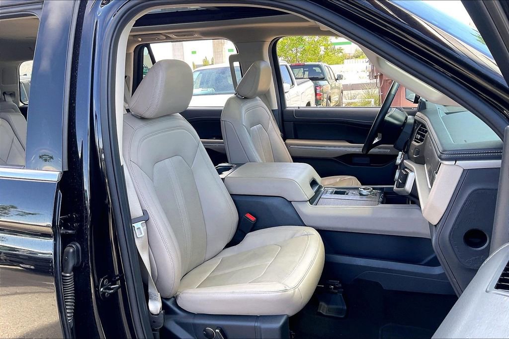Used 2024 Ford Expedition Limited RWD image 7