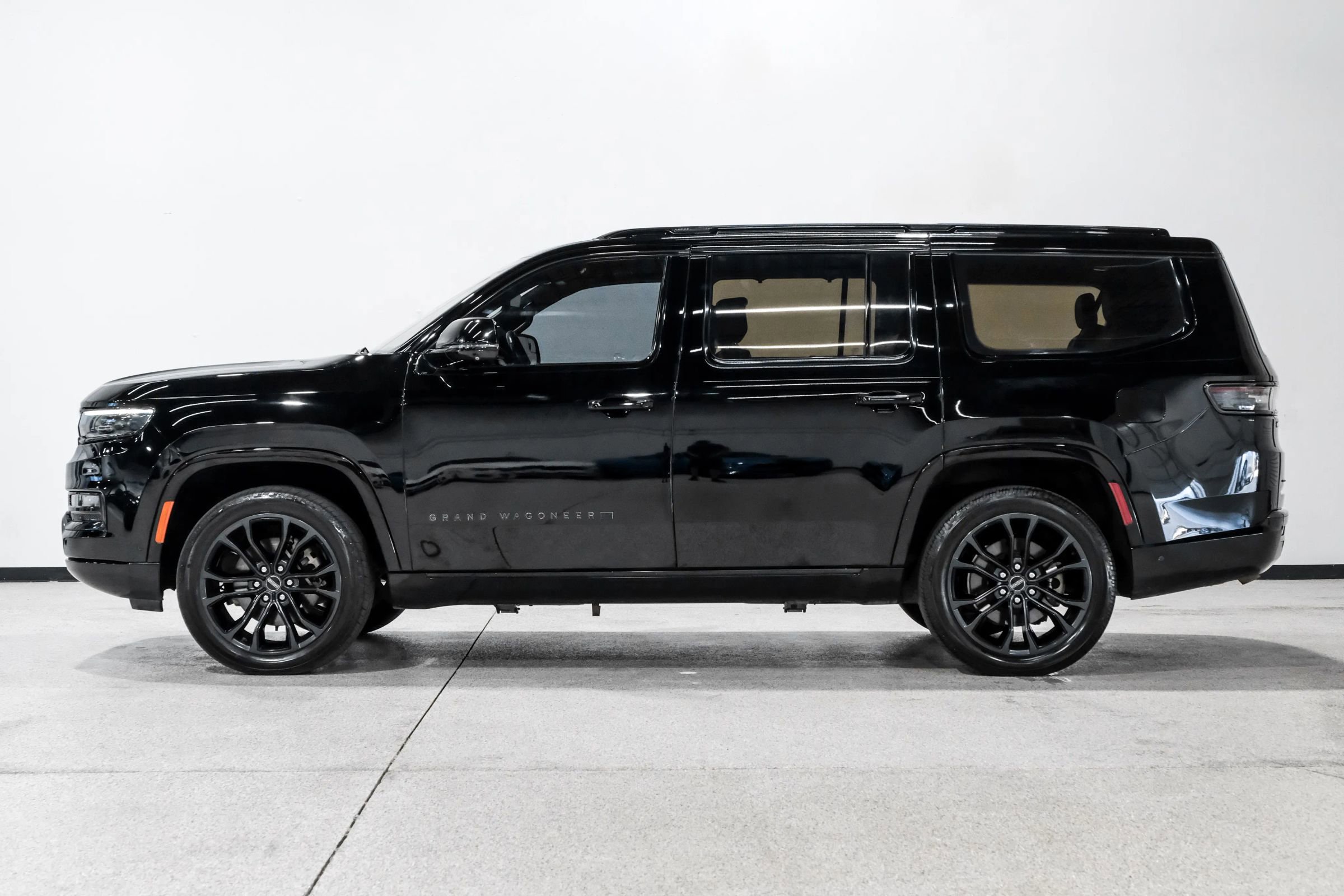 Used 2022 Jeep Grand Wagoneer Series II image 9